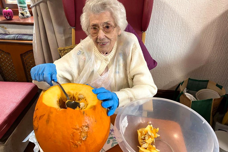 Halloween Fun Hollybank Residential Care Home, Shotton